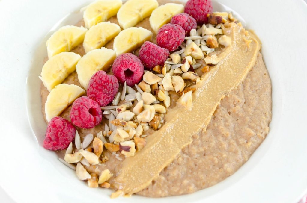 ¿Qué desayunar para ganar masa muscular? 9 Porridge de avena proteico