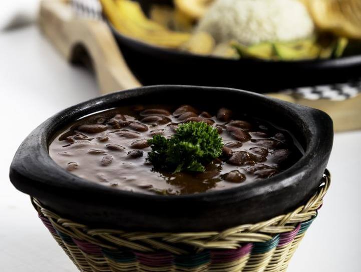 11 mejores alimentos veganos para ganar músculo 20 Judías negras alimento vegano
