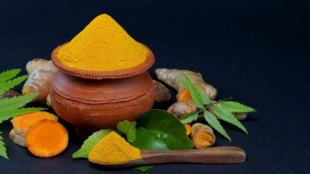 11 mejores alimentos veganos para ganar músculo 12 Cúrcuma alimento vegano