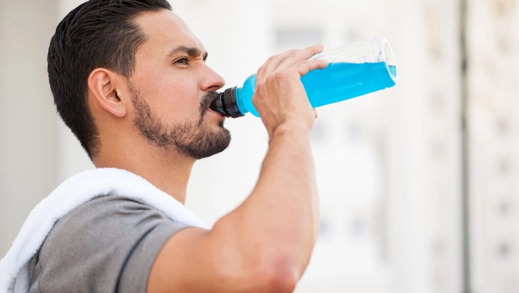 ¿Qué beber durante el entrenamiento? 1 Beber durante el entrenamiento