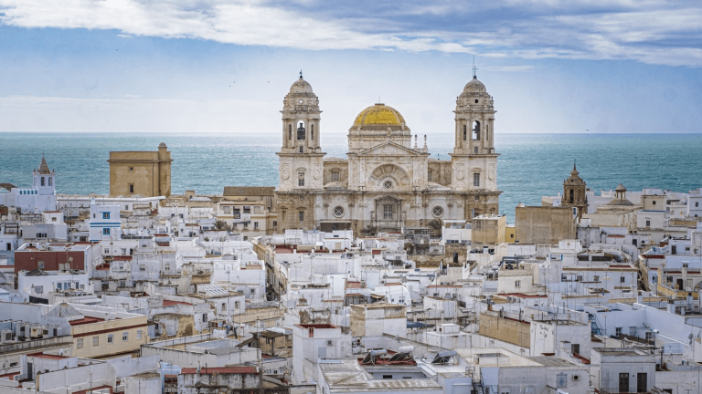 Estudiar CAFYD en Cádiz