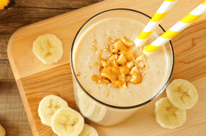 Batido crema de cacahuete y plátano