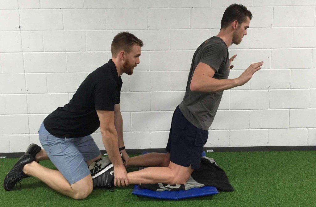 Las 4 mejores variantes del curl femoral 4 Ejecución Curl Nordico