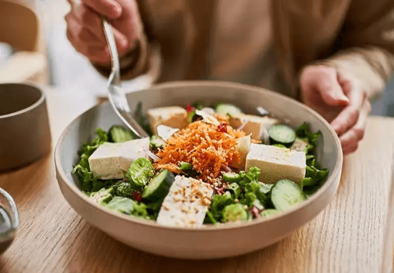 Combinar carbohidratos y proteínas