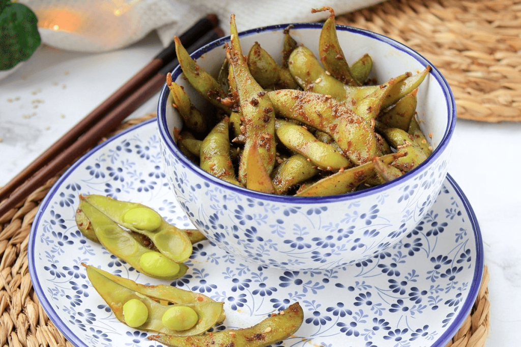 Edamame especiado al vapor