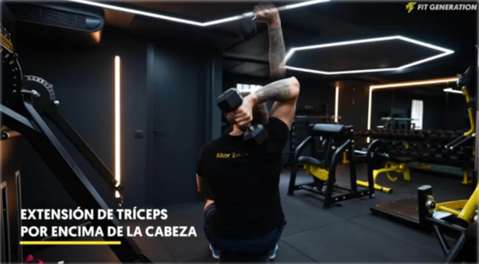Extensión de tríceps  encima de cabeza