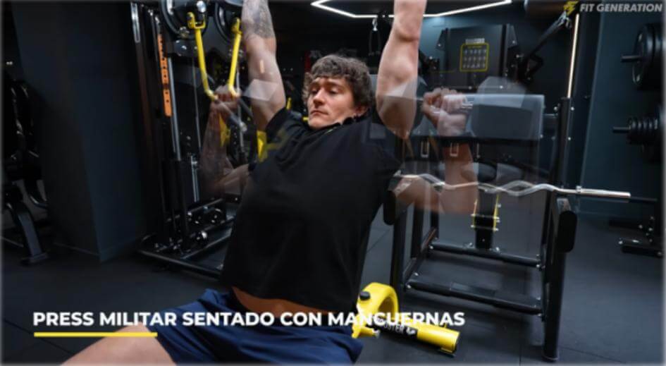 Press militar sentado con mancuernas