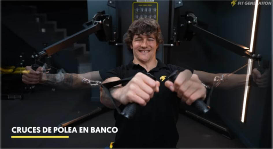 Cruces de polea en banco